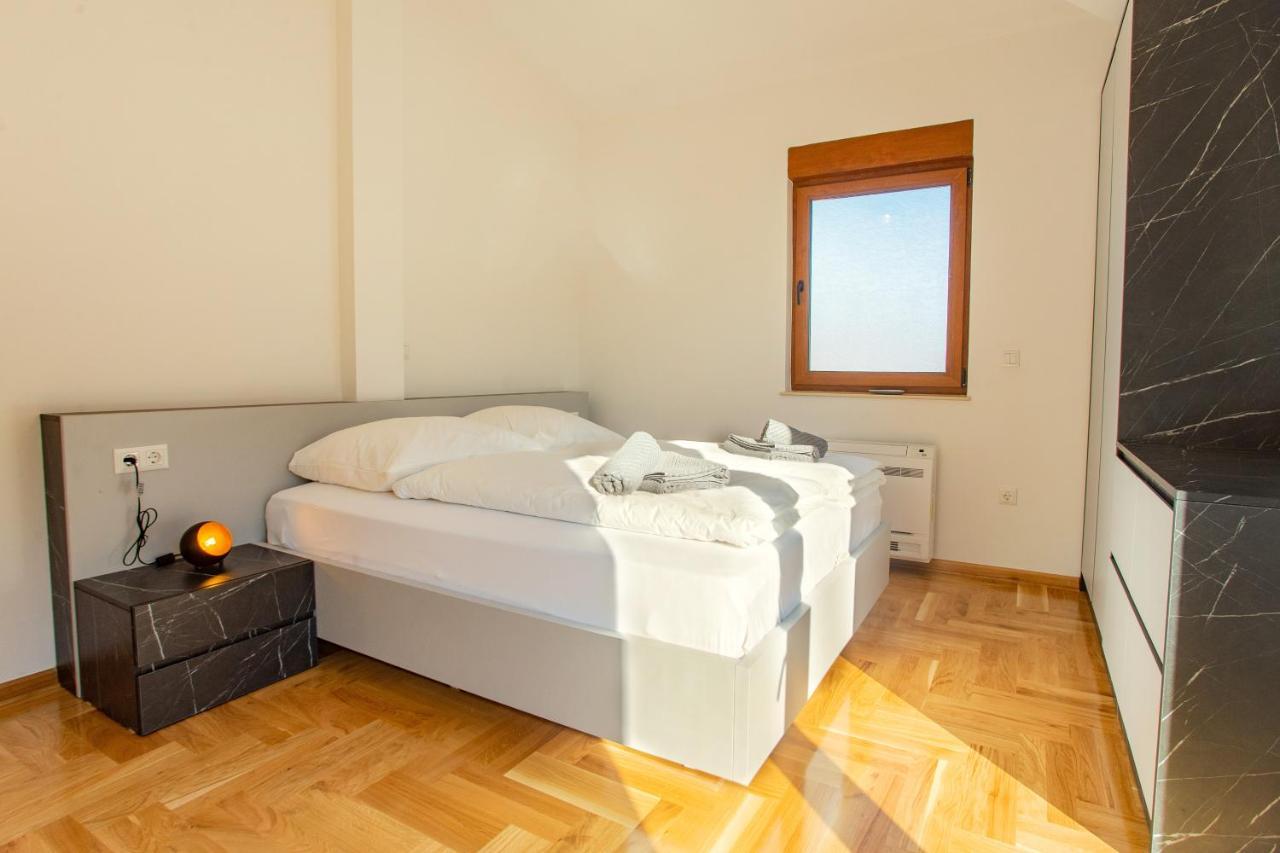 Exclusive Penthouse Old Town With Sauna And Jacuzzi モスタル エクステリア 写真